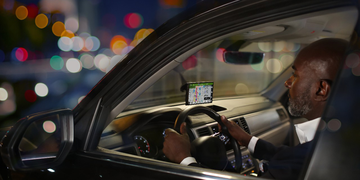 om forladelse hul Selvforkælelse 7 Reasons to Use a GPS Device vs. Smartphone in the Car | Garmin
